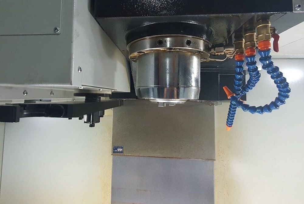 Вертикально-фрезерный обрабатывающий центр HISION VMC850II