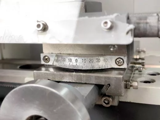 Токарно-винторезный станок Metal Master MML 2140V с проходным отверстием шпинделя 38мм
