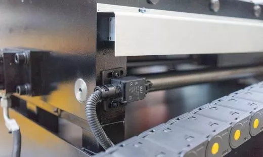 Автоматическая ленточная пила BS-460GBA